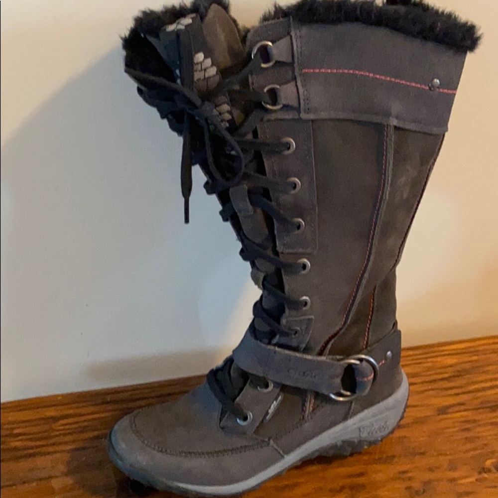 Boots - Picture 2 of 3